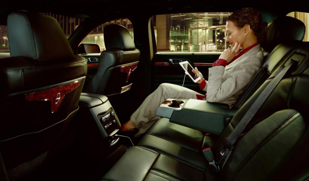 Westport CT Limo & Black Car Service HPN, LGA, EWR, JFK Airport Pickup